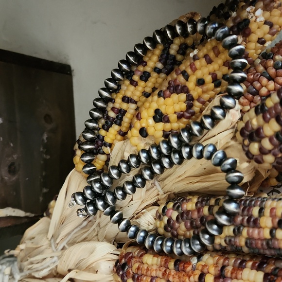 Stunning NWOT Native American Handmade Sterling Navajo Pearl Necklace 🩶🎁 - Picture 12 of 13